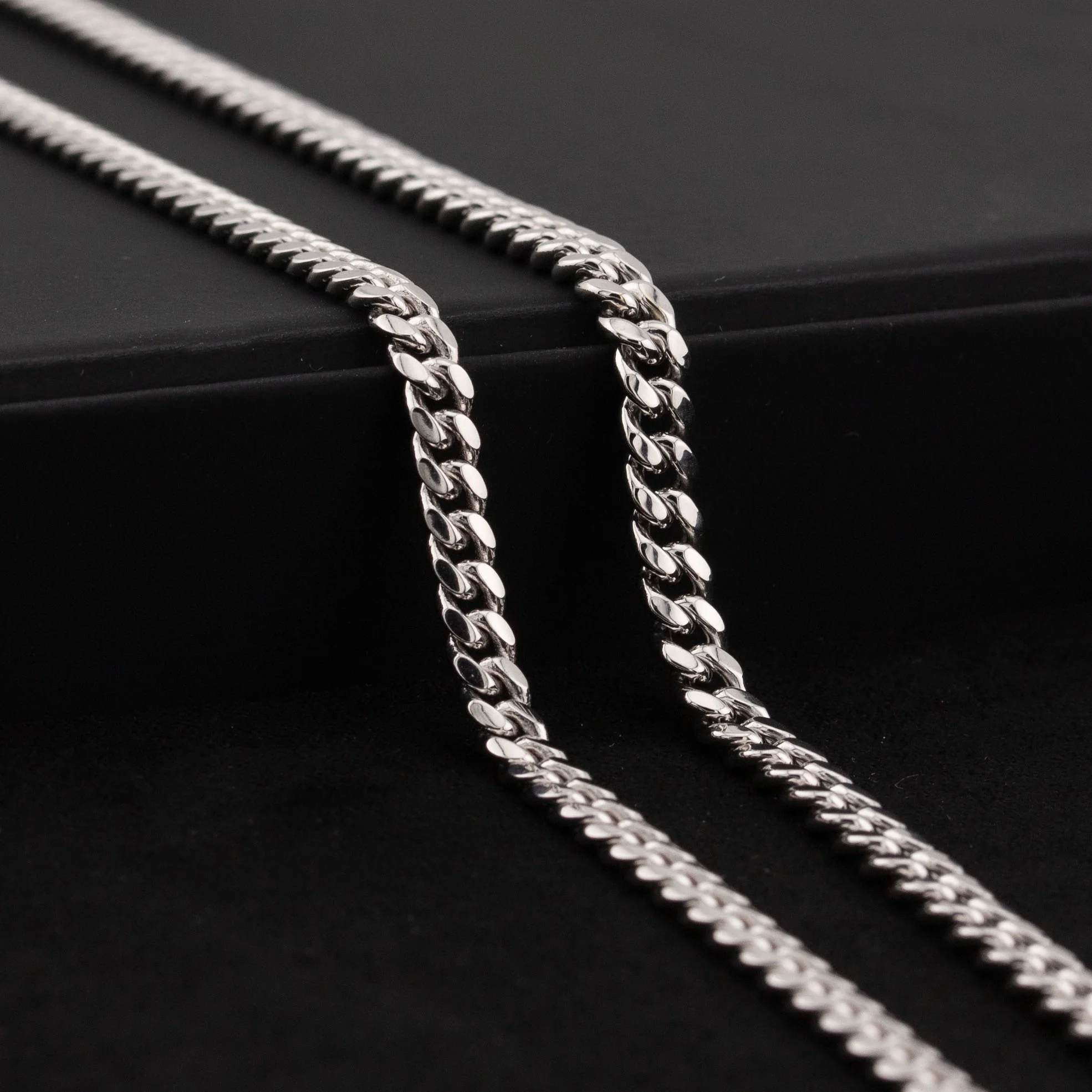 10K White Gold Miami Cuban Necklace / 4 MM - Image 4
