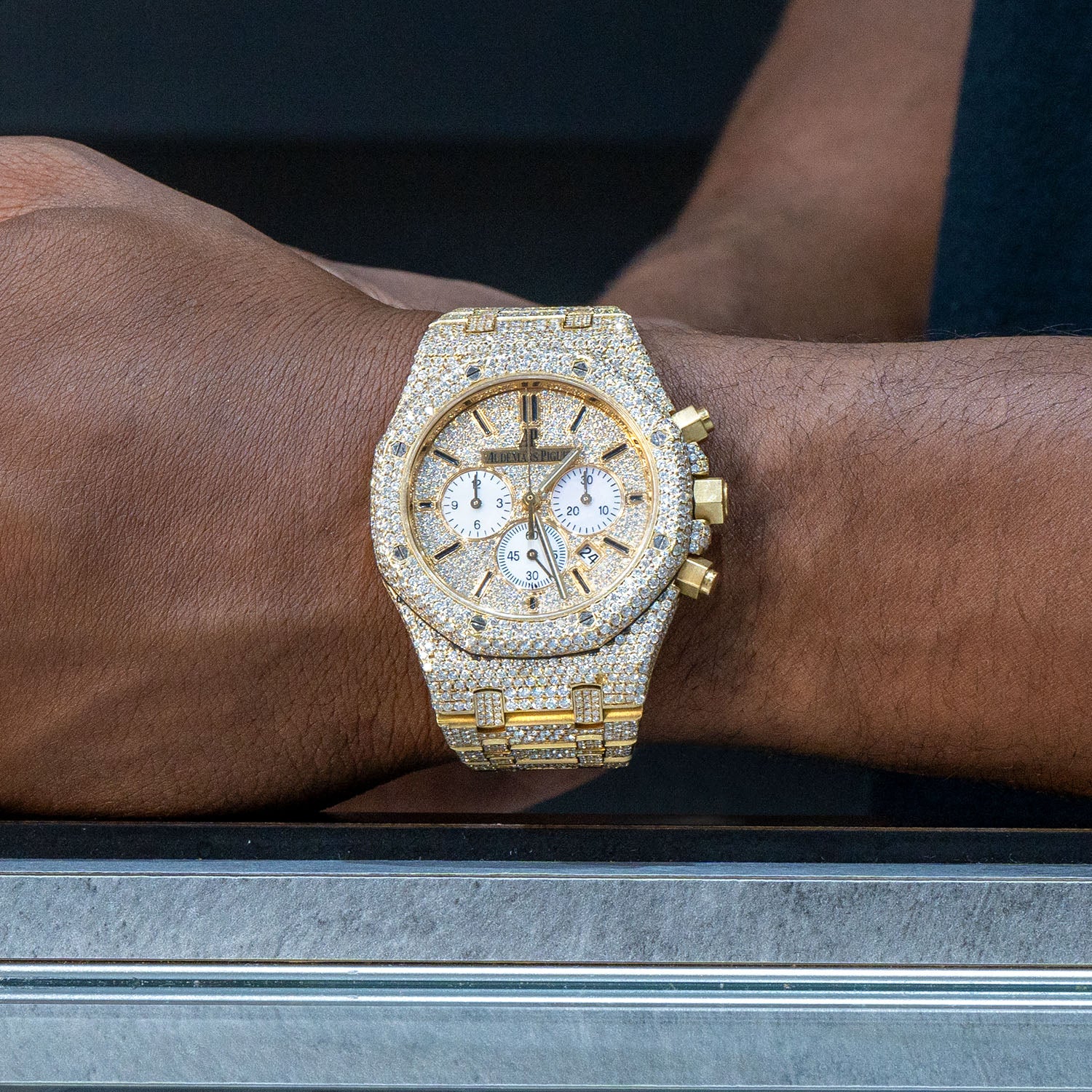 Audemars Piguet RoyalOak Chrono |  18K Gold Diamond Iced Out | 41 MM | 25 Carats - Image 4