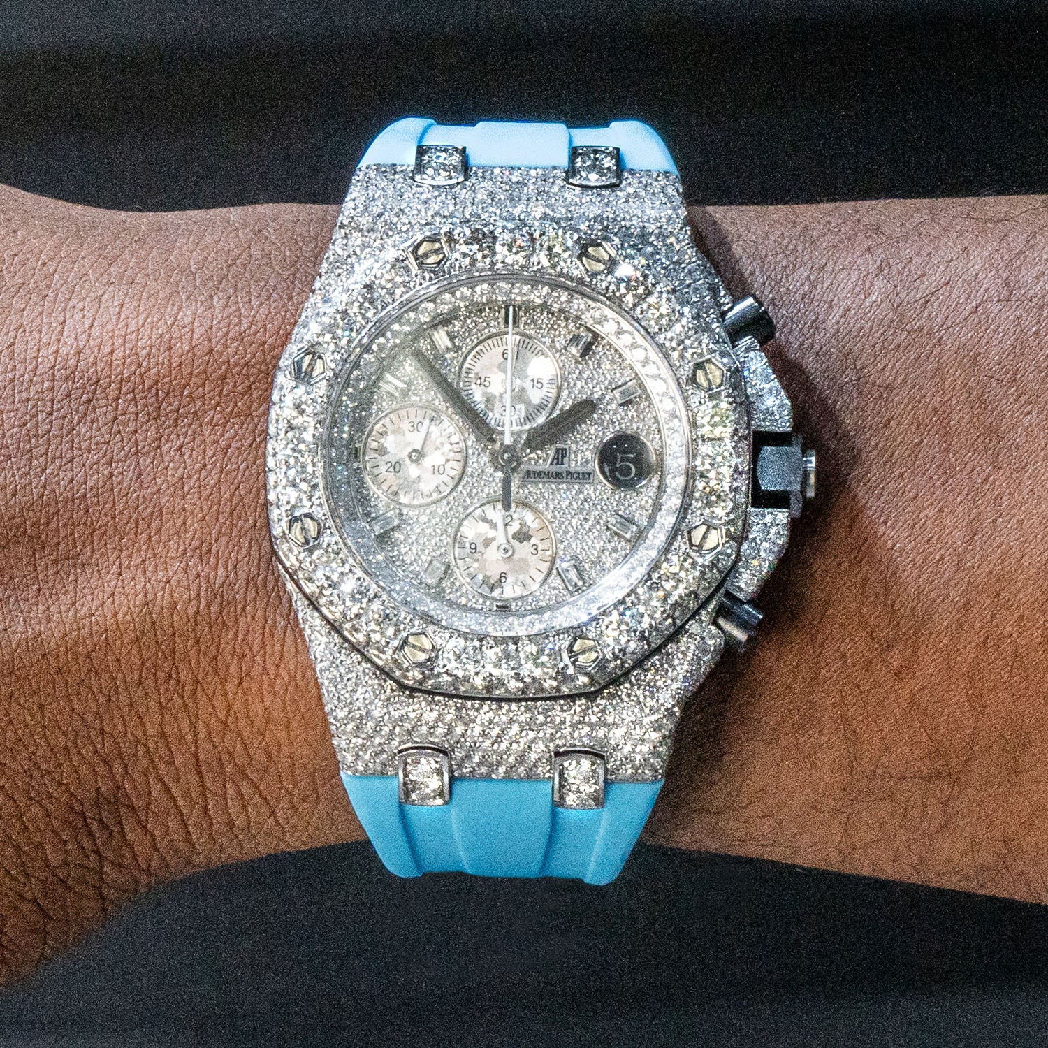 Audemars Piguet Royal Oak Offshore | Diamond Iced Out | 42 MM | 30 Carats - Image 3