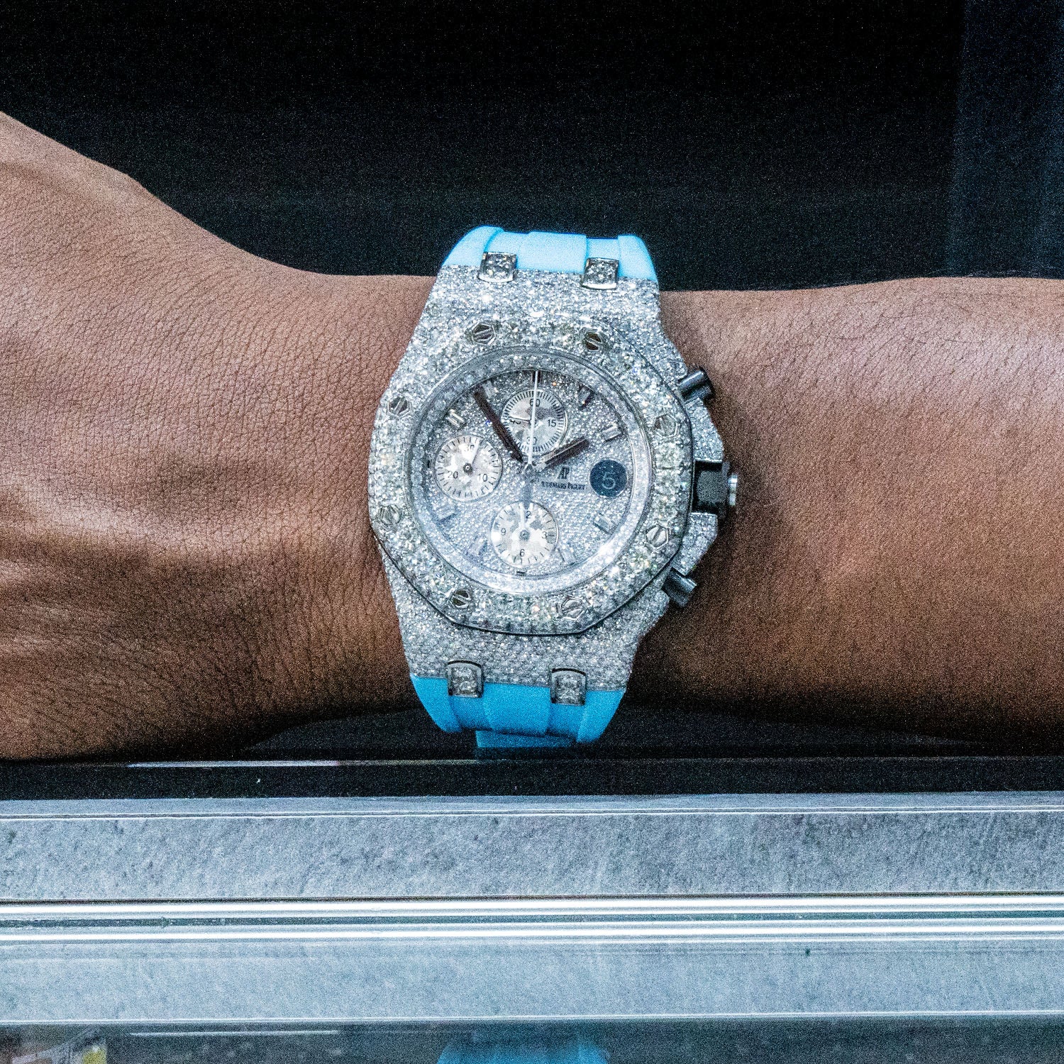 Audemars Piguet Royal Oak Offshore | Diamond Iced Out | 42 MM | 30 Carats - Image 5