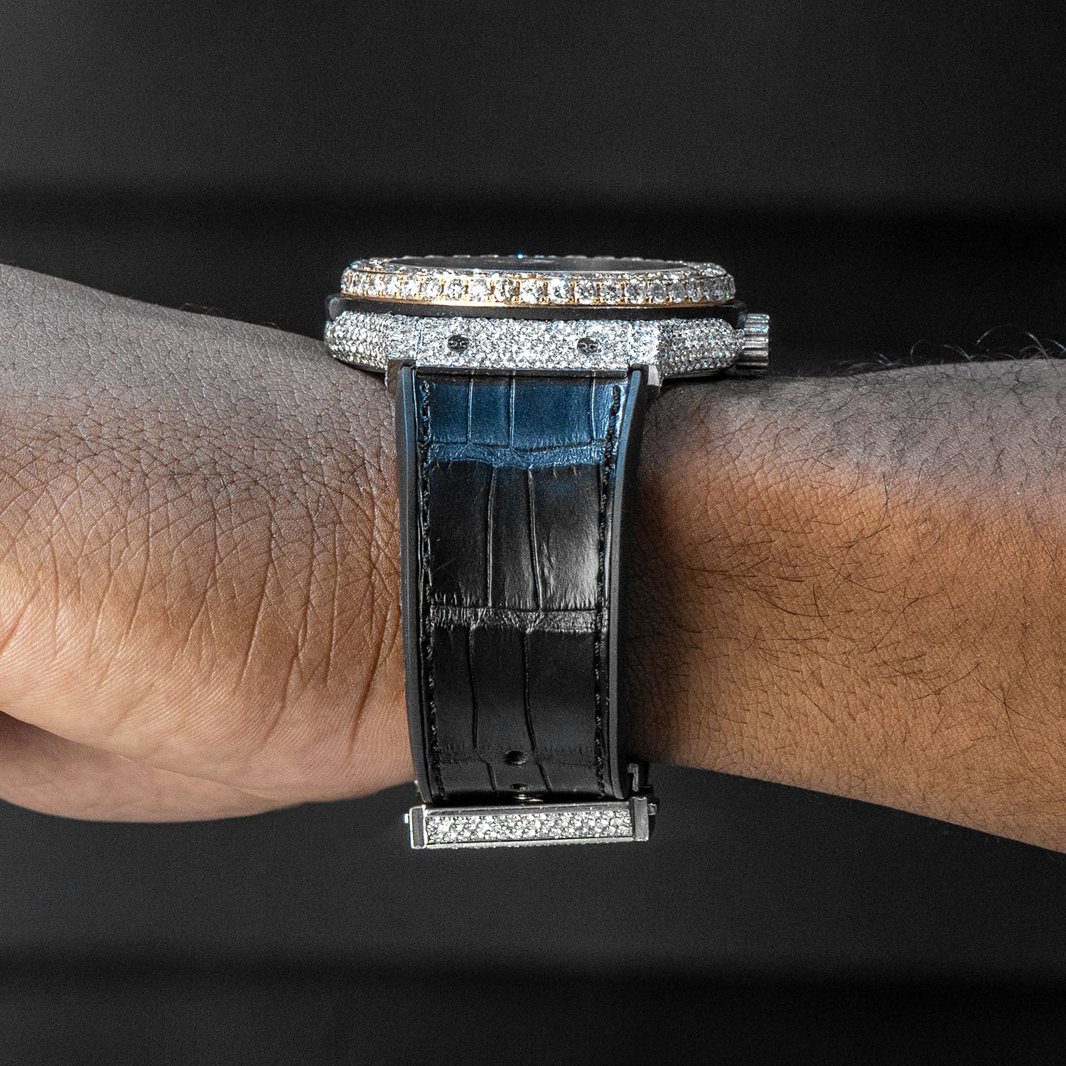Hublot Classic Fusion | Diamond Iced Out | 45 MM | 9 Carats - Image 3