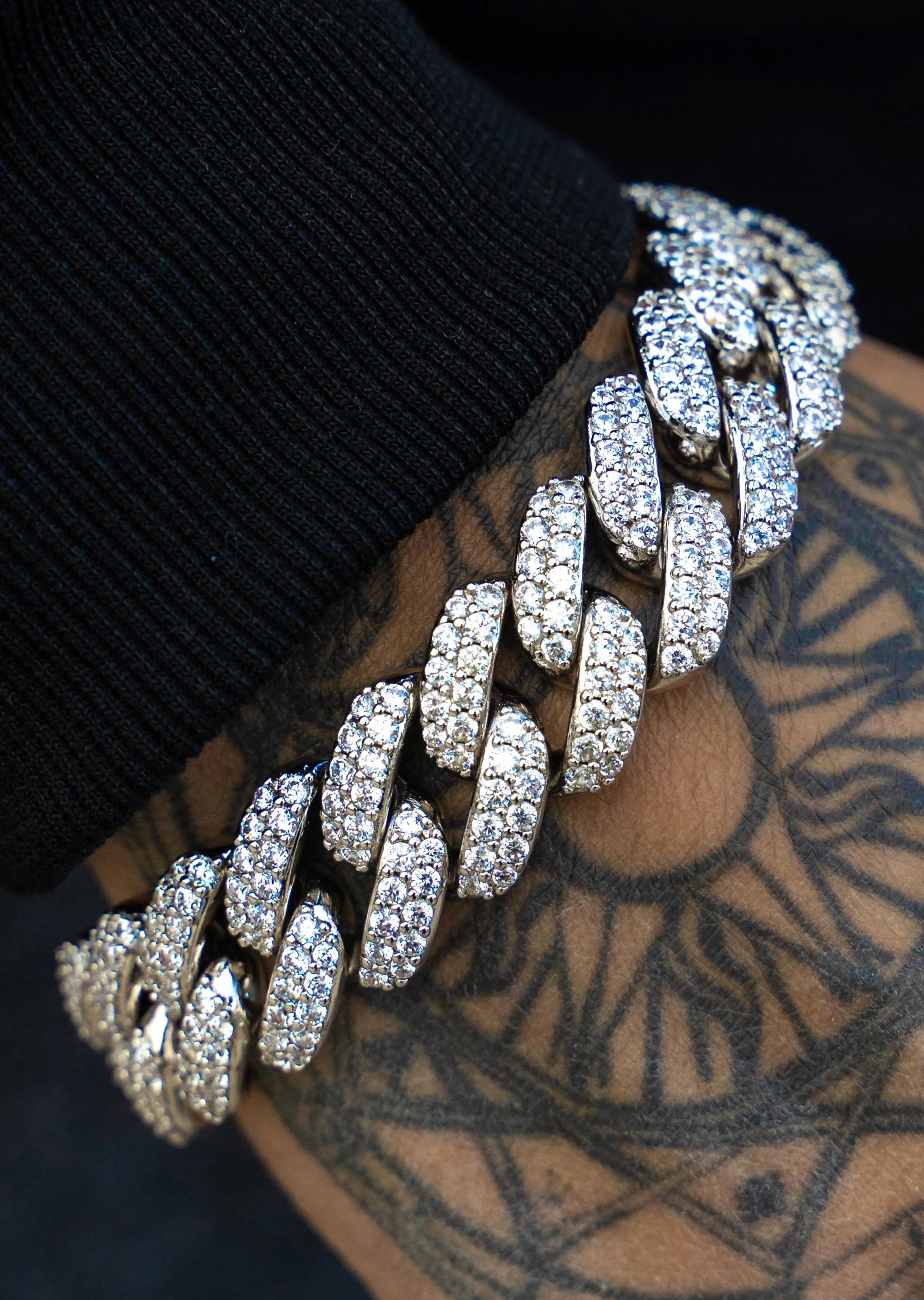 White Gold Plated Mens Iced Out Miami Cuban Link Bracelet - Image 4
