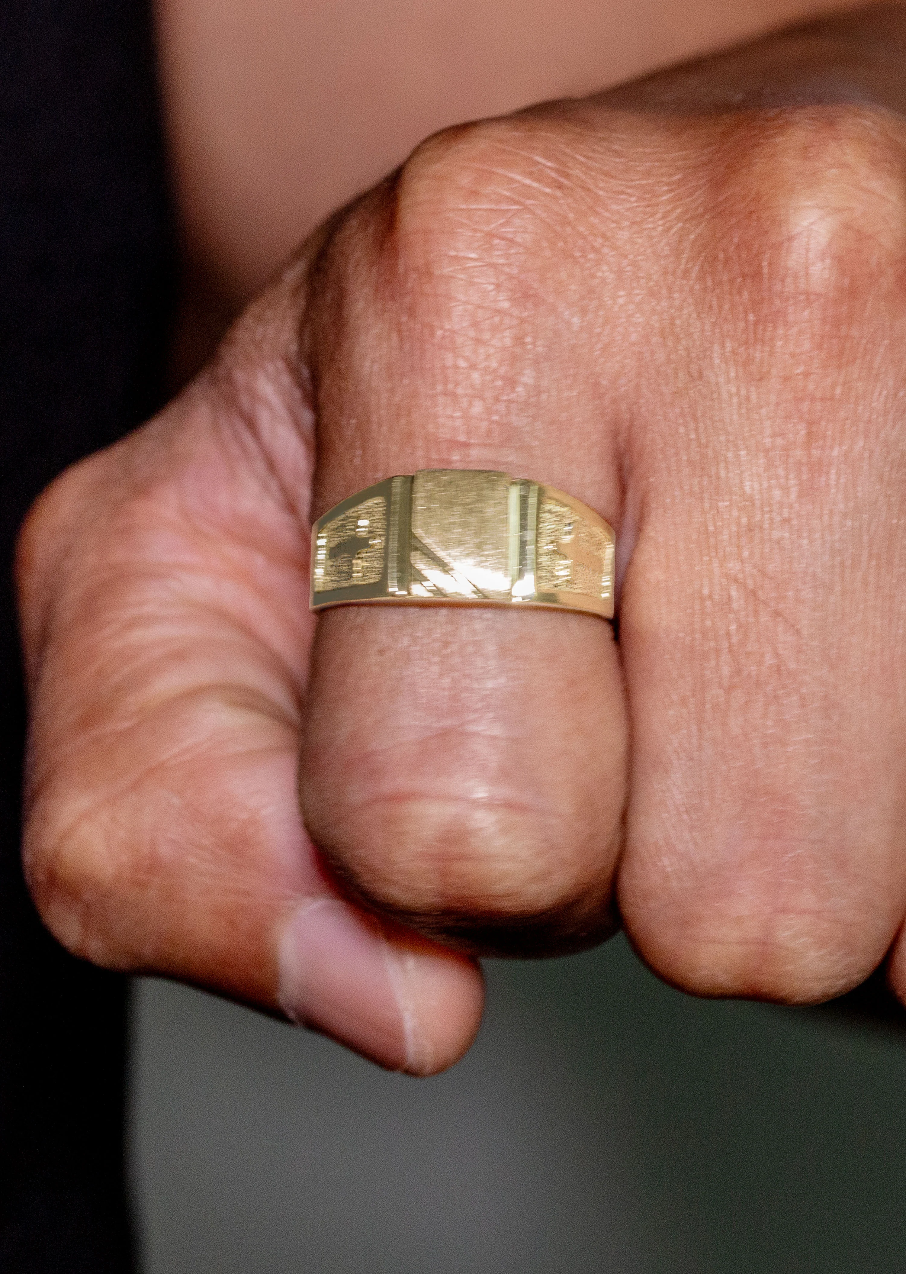Mens Cross Signet Ring - 10K Gold | 5 Grams - Image 5