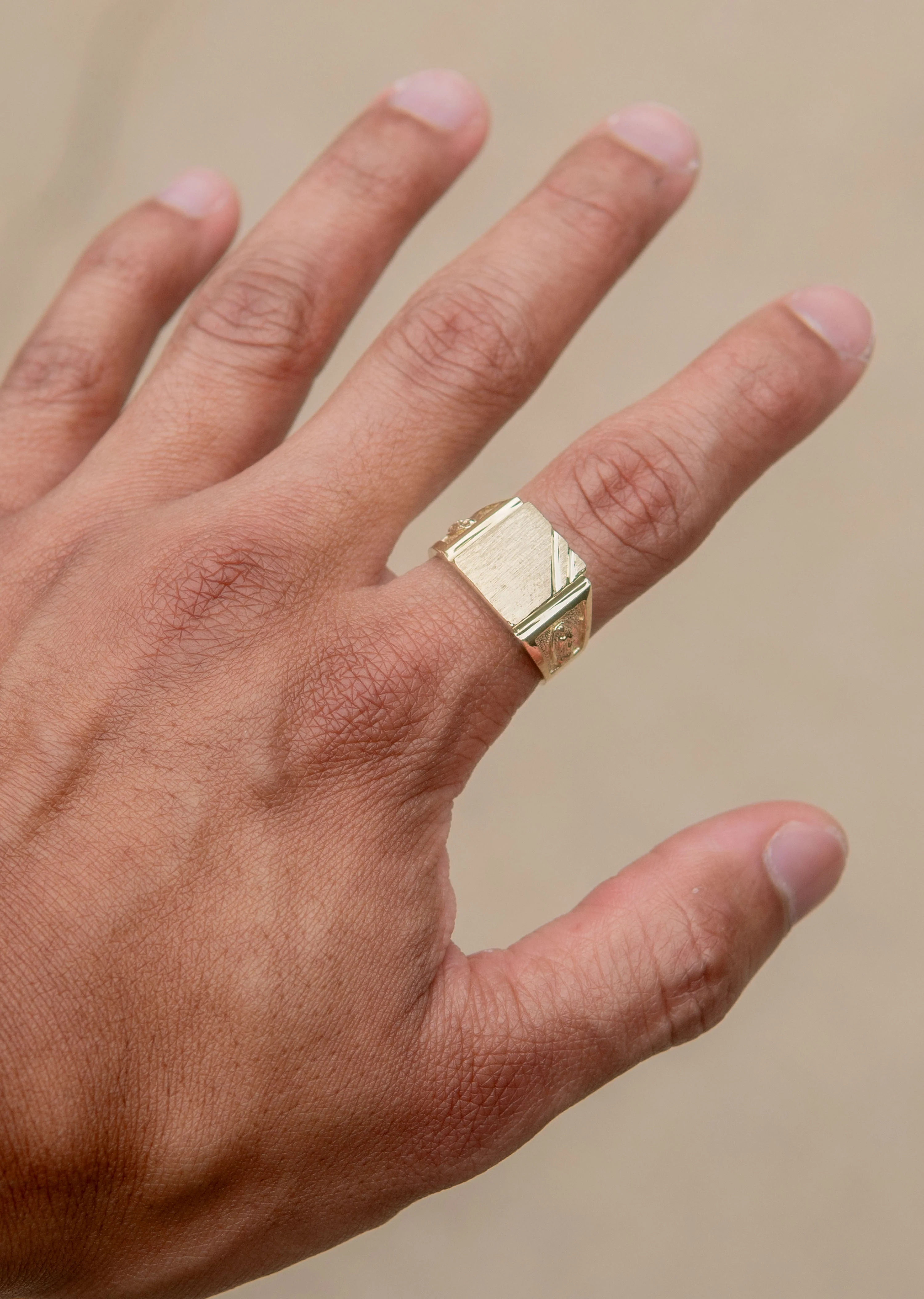Mens Virgin Mary Signet Ring - 10K Gold | 6 Grams - Image 5
