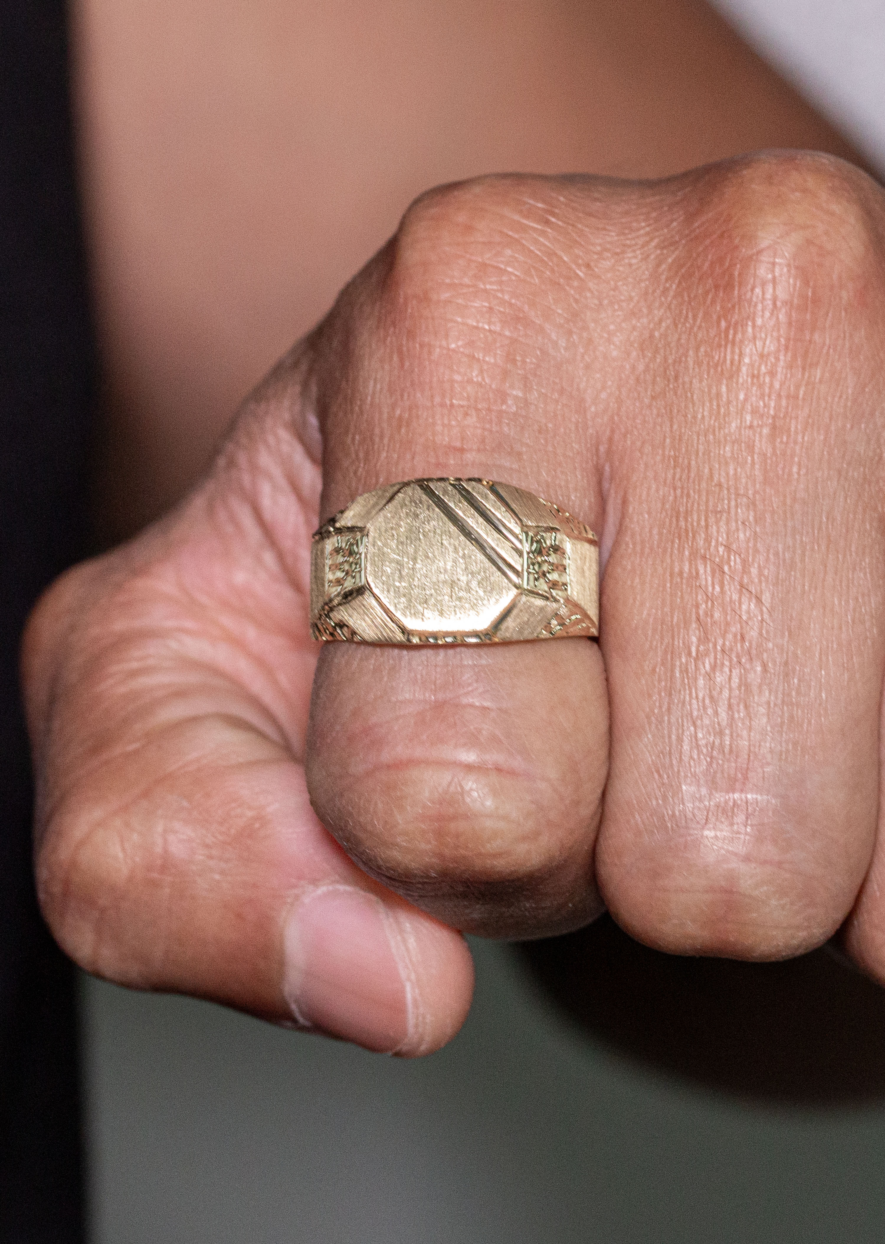 Mens Signet Ring - 10K Gold | 7 Grams - Image 4